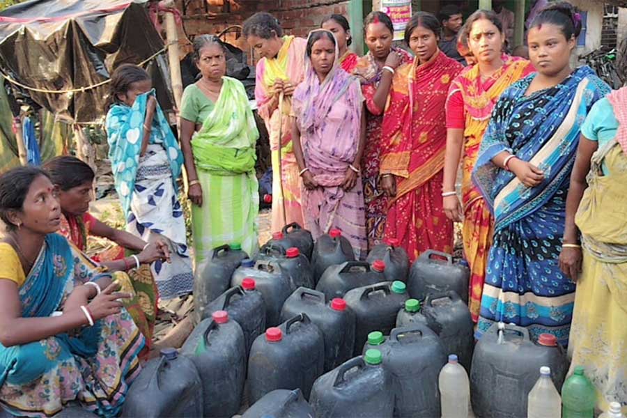 Women citizens demolished hooch den in their villages