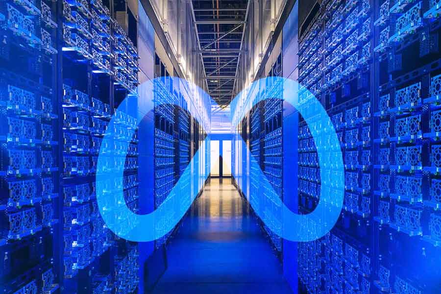 জ়াকারবার্গের সংস্থার তৈরি নতুন এআই সুপার কম্পিউটারের নাম দেওয়া হয়েছে ‘এআই রিসার্চ সুপারক্লাস্টার’। সংক্ষেপে একে আরএসসি নামে ডাকছে মেটা।