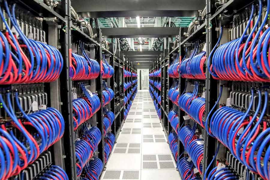 জ়াকারবার্গের স্বপ্নের ‘মেটাভার্স’ (ত্রিমাত্রিক ভার্চুয়াল দুনিয়া) প্রতিষ্ঠার ক্ষেত্রেও কৃত্রিম বুদ্ধিমত্তা সম্পন্ন ‘সুপার কম্পিউটার’ আরএসসি গুরুত্বপূর্ণ ভূমিকা নেবে বলে জানা গিয়েছে।