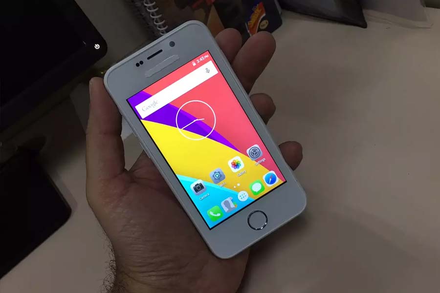  ‘রিঙ্গিং বেল্‌স’ অবশ্য জানিয়েছিল, কর ছাড়ের কারণে কম দামে ফোন দিতে পারবে তারা। কিন্তু পরে জানা যায়, সরকার কোনও কর ছাড়ের কথা ঘোষণা করেনি।