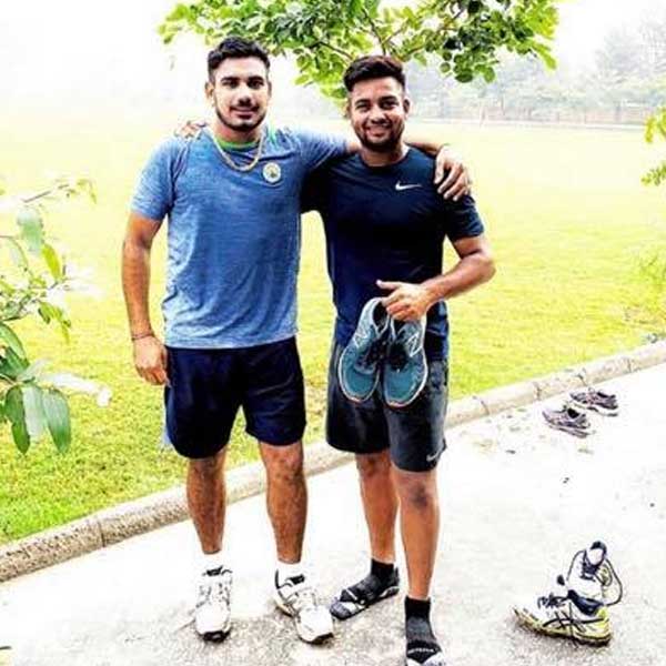 তবে সব কাহিনিতেই মোচড় থাকে। মৃণাঙ্কের গল্পও ব্যতিক্রম নয়। তাঁর নকল কাহিনিই শেষ পর্যন্ত ধরিয়ে দিল তাঁকে।