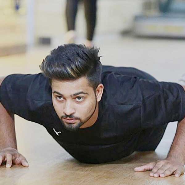 তদন্তে পুলিশ জানতে পেরেছে মৃণাঙ্ক দিল্লি বিশ্ববিদ্যালয়ের হিন্দু কলেজের ছাত্র ছিলেন। বাণিজ্য বিভাগে স্নাতক হওয়ার পর ওপিজেএস বিশ্ববিদ্যালয় থেকে মানবসম্পদ নিয়ে এমবিএ করেছিলেন তিনি।