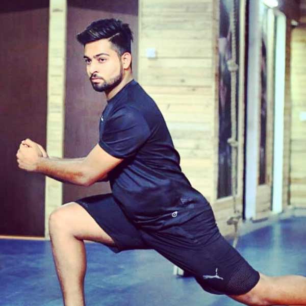 তবে মৃণাঙ্কের মোবাইল ফোন থেকে তার কীর্তির বিশদ জানতে পেরেছে পুলিশ। দিল্লি পুলিশ সূত্রে জানা গিয়েছে, মোবাইলে বহু মহিলার সঙ্গে আপত্তিকর অবস্থায় ছবি পাওয়া গিয়েছে মৃণাঙ্কের। পাওয়া গিয়েছে মাদক কেনাবেচার প্রমাণও। মৃণাঙ্কের বিরুদ্ধে তদন্তে এই সমস্ত দিকও খতিয়ে দেখছে পুলিশ।