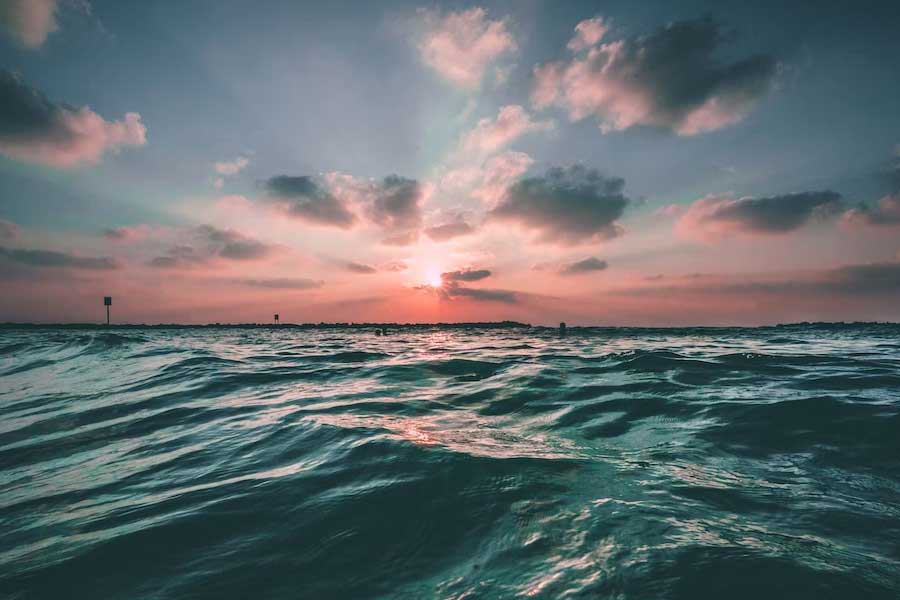 পৃথিবীর তিন ভাগ জল এবং এক ভাগ স্থল। তবে বিজ্ঞানীদের দাবি, সমুদ্রের মাত্র ৫ শতাংশ আমাদের জানা। বাকি ৯৫ শতাংশের রহস্য আজও উদ্‌ঘাটন হয়নি।