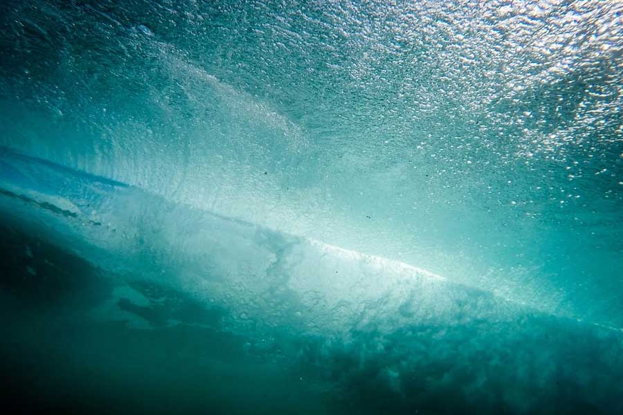 নোয়া-র বিজ্ঞানীদের কাছে ছিল যাবতীয় আধুনিক যন্ত্রপাতি। প্রশান্ত মহাসাগরের দক্ষিণে স্তন্যপায়ী প্রাণীর বৈচিত্র কেমন, তাদের গতিপ্রকৃতি কী রকম— এই সব নিয়েই মূলত গবেষণা করতে চেয়েছিলেন বিজ্ঞানীরা। হঠাৎ তাঁদের কাছে থাকা হাইড্রোফোন নামক বিশেষ যন্ত্রে ধরা পড়ে এক অদ্ভুত আওয়াজ।