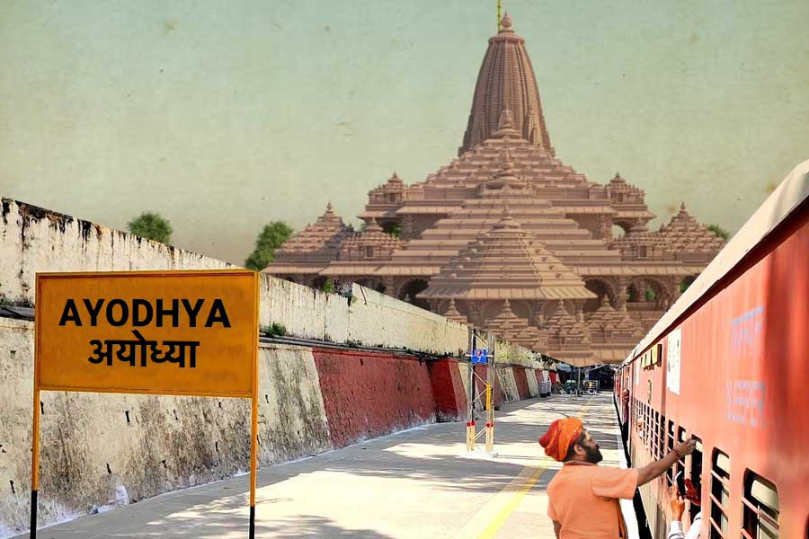 রামমন্দিরকে কেন্দ্র করে ইতিমধ্যেই অযোধ্যায় নানা রকম কর্মযজ্ঞ শুরু হয়েছে। নতুন বিমানবন্দর থেকে শুরু করে হেলিকপ্টার রাইড, বিশেষ ট্রেন— সমস্ত কিছুর ব্যবস্থা হচ্ছে অযোধ্যা ভ্রমণের জন্য। এর পাশাপাশি অযোধ্যার পর্যটনকেও ঢেলে সাজানোর প্রস্তুতি শুরু করেছে উত্তরপ্রদেশ সরকার।