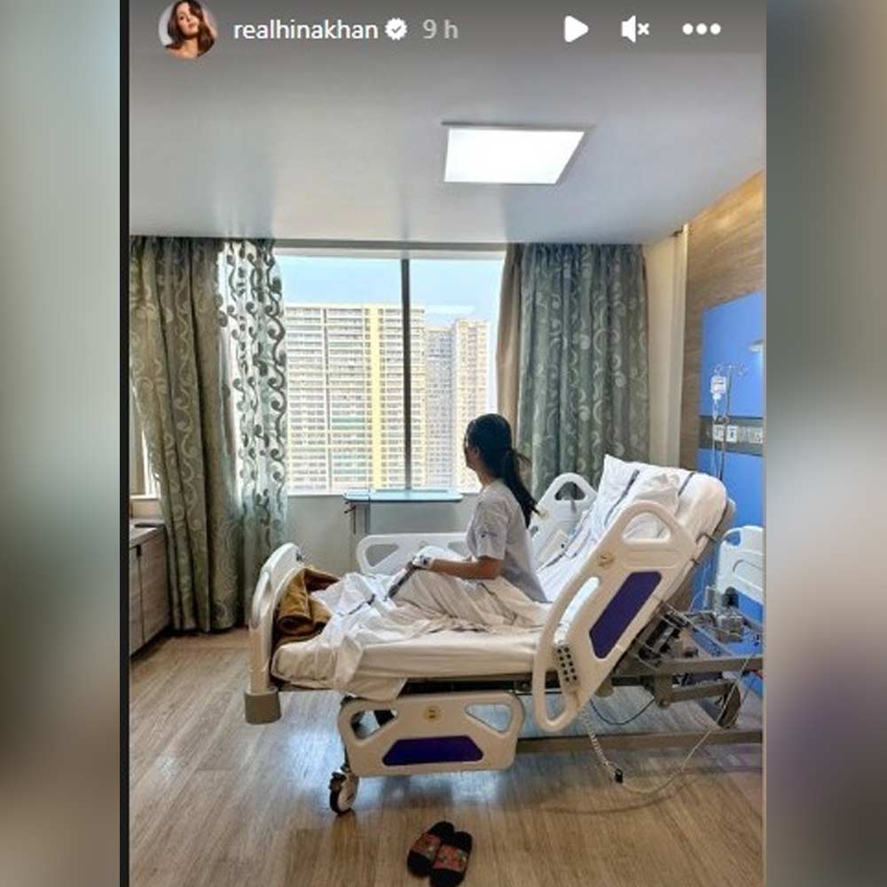 Bollywood actress Hina Khan was Hospitalised urgently