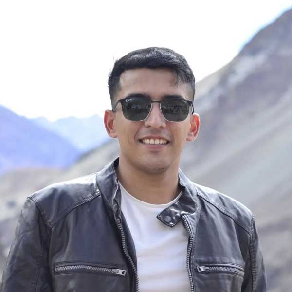 চতুর্থ বারের চেষ্টায় ইউপিএসসি পাশ করেন কার্তিক। শুধু তাই নয়, সারা দেশের মধ্যে ১০৩ র‌্যাঙ্ক করেন তিনি। 