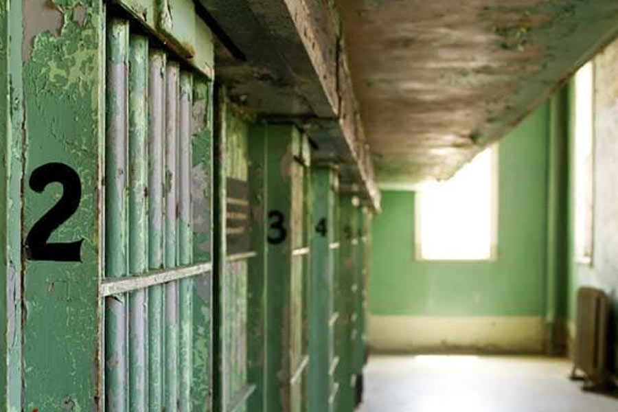 সেই বৈঠকের নির্যাস হিসাবে ভারত জানিয়েছিল যে, কাতারে বসবাসকারী ভারতীয়দের স্বাচ্ছন্দ্য নিয়ে দুই দেশের মধ্যে কথা হয়েছে। তবে একটি সূত্র মারফত এ-ও জানা গিয়েছিল যে, বৈঠকে আট জনের মৃত্যুদণ্ডের সাজা হ্রাস করার বিষয়টিও তোলে ভারত।