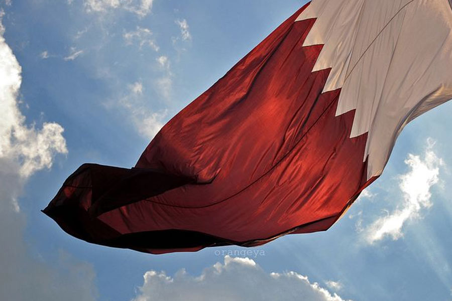 মোদীর সঙ্গে কাতারের আমির বৈঠক করার ঠিক দু’দিন পরেই কাতারে নিযুক্ত ভারতীয় রাষ্ট্রদূতকে ওই প্রাক্তন আট আধিকারিকের সঙ্গে দেখা করার কূটনৈতিক ছাড়পত্র দেয় কাতার। তার ২৫ দিন পর কাতারের উচ্চতর আপিল আদালত তাঁদের মৃত্যুদণ্ডের সাজা হ্রাস করার সিদ্ধান্ত নিল।