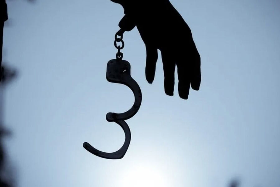 কাতারের নিম্ন আদালতের রায়ের বিরুদ্ধে আগেই ভারত উচ্চতর আপিল আদালতে আবেদন জানিয়েছিল। চলতি মাসে কাতারের সংশ্লিষ্ট আদালত ভারতের আবেদন গ্রহণ করে। ভারত আপাতত পূর্ণাঙ্গ রায়ের জন্য প্রতীক্ষা করছে। তার পর তাঁদের সাজা মকুবের জন্য উচ্চতম আদালতে যাওয়ার সম্ভাবনার কথাও বলছেন কেউ কেউ।