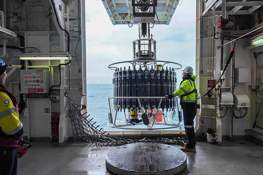 সমুদ্রের তলায় আটটি আগ্নেয়গিরির মধ্যে চারটি আগ্নেয়গিরি সম্প্রতি আবিষ্কার করেছে সিএসআইআরও। কোনও কোনও আগ্নেয়গিরির উচ্চতা ১৫০০ মিটারের কাছাকাছি।