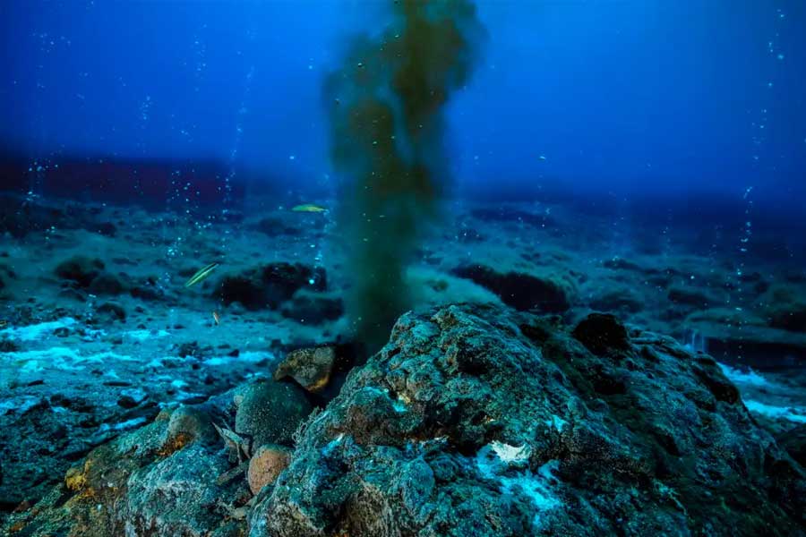 সমুদ্রের তলায় যে আগ্নেয়গিরিগুলির সন্ধান পাওয়া গিয়েছে তা থেকে সমুদ্রস্রোতের গতি থেকে সামুদ্রিক পরিবেশের উপর কী প্রভাব পড়বে তা নিয়ে পর্যবেক্ষণ করা যেতে পারে।