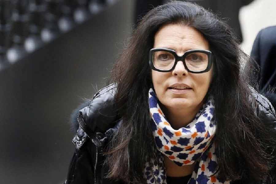 অবসর সময়ে ঘণ্টার পর ঘণ্টা পিয়ানো বাজান। ধর্মের প্রতি আগ্রহ রয়েছে বলে সেই সংক্রান্ত একাধিক বইও লিখে ফেলেছেন। চলতি বছরের ডিসেম্বর মাসে বিশ্বের ধনী ব্যক্তিদের তালিকায় দ্বাদশ স্থানের অধিকারী হন ফ্রাঙ্কোইস বেটেনকোর্ট মেয়ার্স।