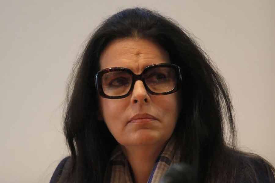 শৈশব থেকে বাইবেল ধর্মগ্রন্থ মেনে চলেন ফ্রাঙ্কোইস। বাইবেল নিয়ে চর্চাও করেছেন প্রচুর। তাই বাইবেল নিয়ে দু’টি বই লিখেছেন তিনি।