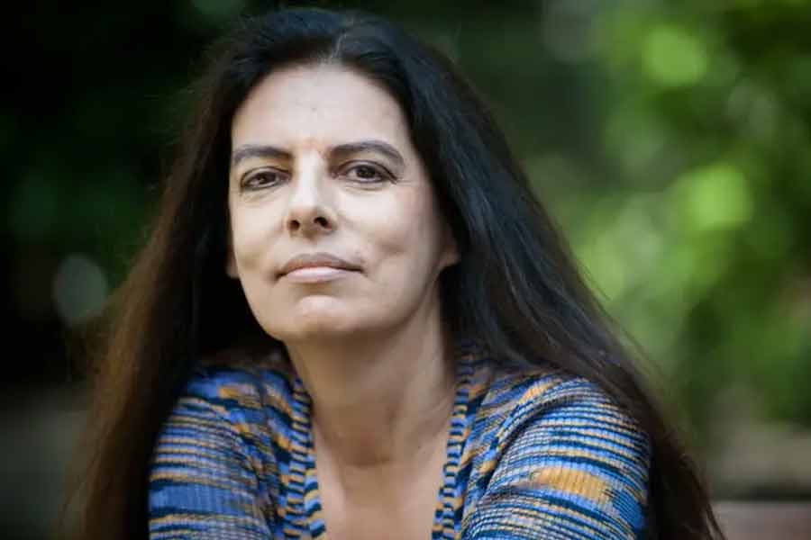 বাইবেলের পাশাপাশি গ্রিক দেবদেবী নিয়েও বই লিখেছেন ফ্রাঙ্কোইস। ব্যবসার কাজ নিয়ে যথেষ্ট ব্যস্ত থাকেন তিনি। তবুও কাজের ফাঁকে সময় বার করেন।