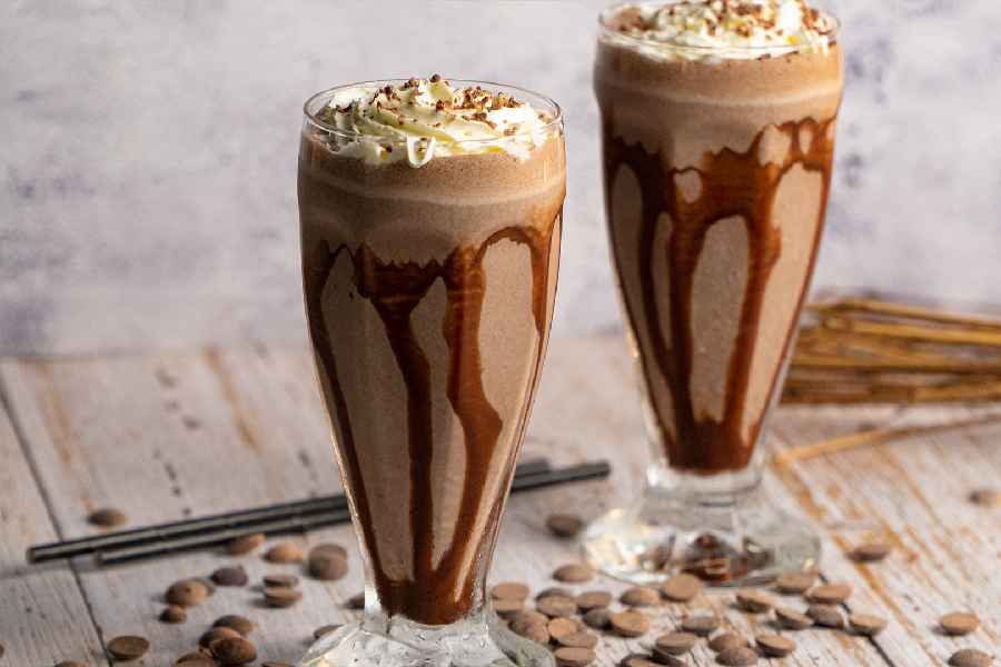 Indulge in mindful snacking with these post-workout bites under 100 calories.