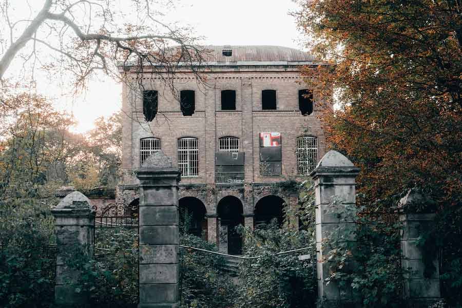 ২০১৭ সালে সেই ‘ভয়ের বাড়ি’ চলে আসে আমেরিকার টেনিসিতে। এখন সেখানেই রমরমিয়ে চলছে ভয় দেখানোর কাজ।