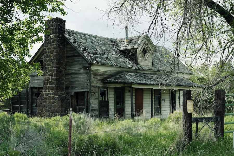 ক্রমে প্রাপ্তবয়স্কদের জন্য হ্যালোউইন পার্টি আয়োজন করতে শুরু করেছিলেন তিনি। তার পর মনে হল, নাহ্। আরও ভয় দেখাতে হবে মানুষকে। অন্তত যাঁরা ভয় পেতে চান।