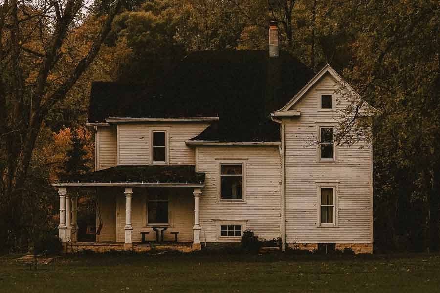 রাসের দাবি, তাঁর থেকে বেশি ভয় কেউ দেখাতে পারে না। প্রতি বছর তাঁর বাড়ি ‘ম্যাককামে ম্যানরে’ ভয়ের মাত্রা বৃদ্ধি করেন রাস। তাঁর কথায়, ‘‘এই একটি বিষয়ে পৃথিবীতে আমার থেকে ভাল কেউ নেই।’’