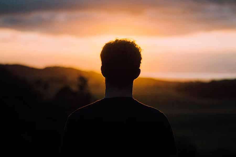 রাকেশের দাবি, মানুষ তাঁদের শখ পূরণ করার জন্য টাকা খরচ করেন। কিন্তু তাঁর জীবনের সমস্ত শখ-আহ্লাদ বইয়ের পাতার ভিতরেই লুকিয়ে রয়েছে। রাকেশের মতে কোনও টাকা খরচ না করে বিনামূল্যেই জীবনের শখ পূরণ করতে পারেন তিনি।