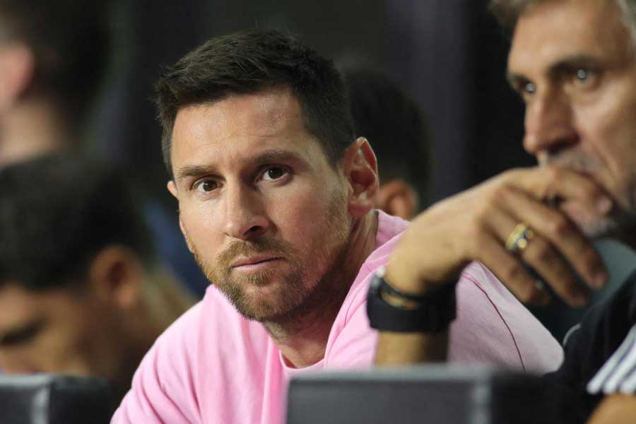 রাশিয়ায় ফুটবল বিশ্বকাপের আগে নিজের দল আর্জেন্টিনা এবং মেসির জন্য কিছু একটা করতে চেয়েছিলেন টমাস। সে জন্য মেসির ছবি দিয়ে তৈরি করে ফেলেছিলেন একটি কার্ড।