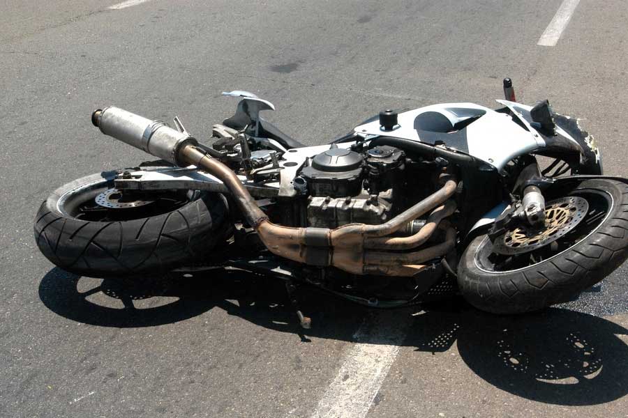 জুলিয়ানা জানান, তাঁদের একটি বাইক ছিল। সেই বাইকে চেপে বন্ধুর সঙ্গে ফুটবল খেলতে যাচ্ছিলেন টমাস। পথে দুর্ঘটনা। সেই বন্ধু ফোন করে জুলিয়ানাকে খবরটা দেন।