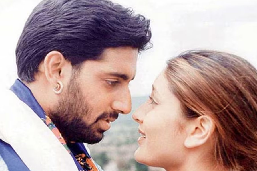 Bollywood actor Abhishek Bachchan blames director Rakeysh Omprakash Mehra for rejecting Rang De Basanti movie 