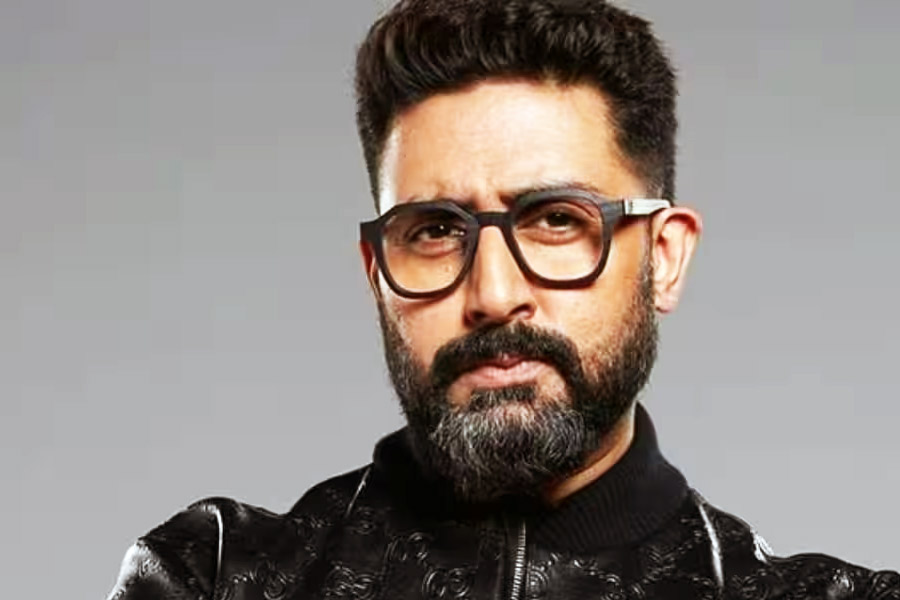 Bollywood actor Abhishek Bachchan blames director Rakeysh Omprakash Mehra for rejecting Rang De Basanti movie 