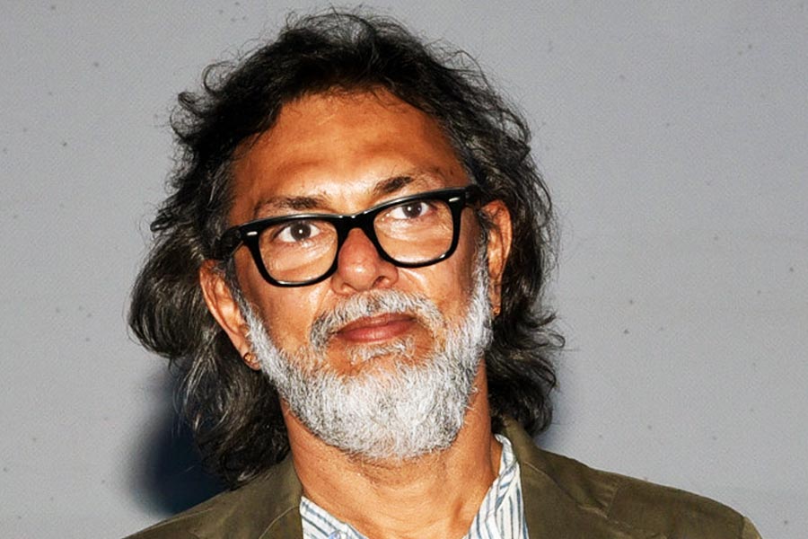 Bollywood actor Abhishek Bachchan blames director Rakeysh Omprakash Mehra for rejecting Rang De Basanti movie 