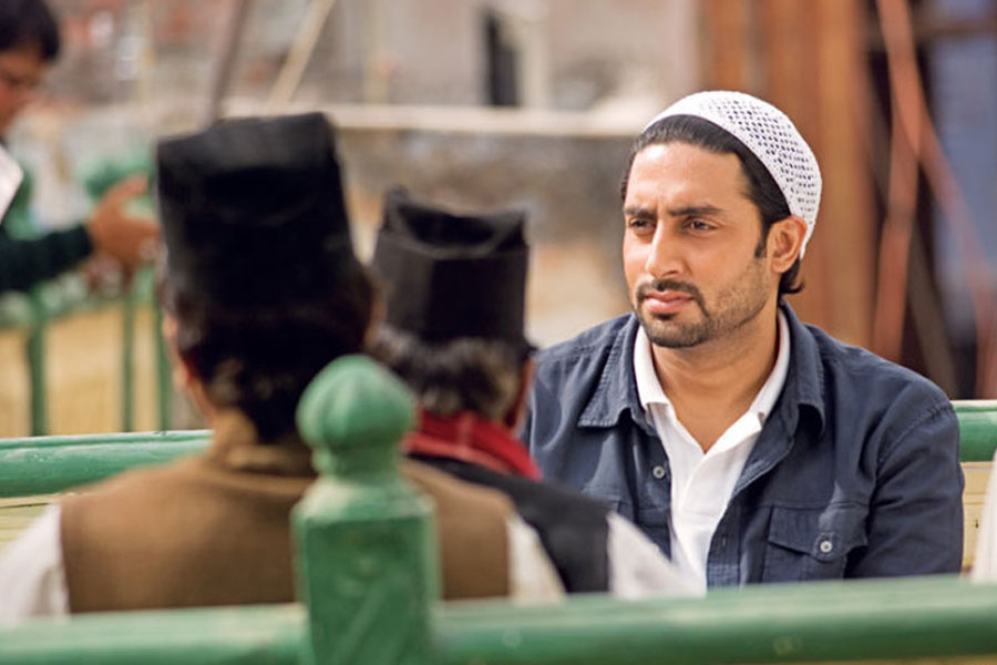 Bollywood actor Abhishek Bachchan blames director Rakeysh Omprakash Mehra for rejecting Rang De Basanti movie 
