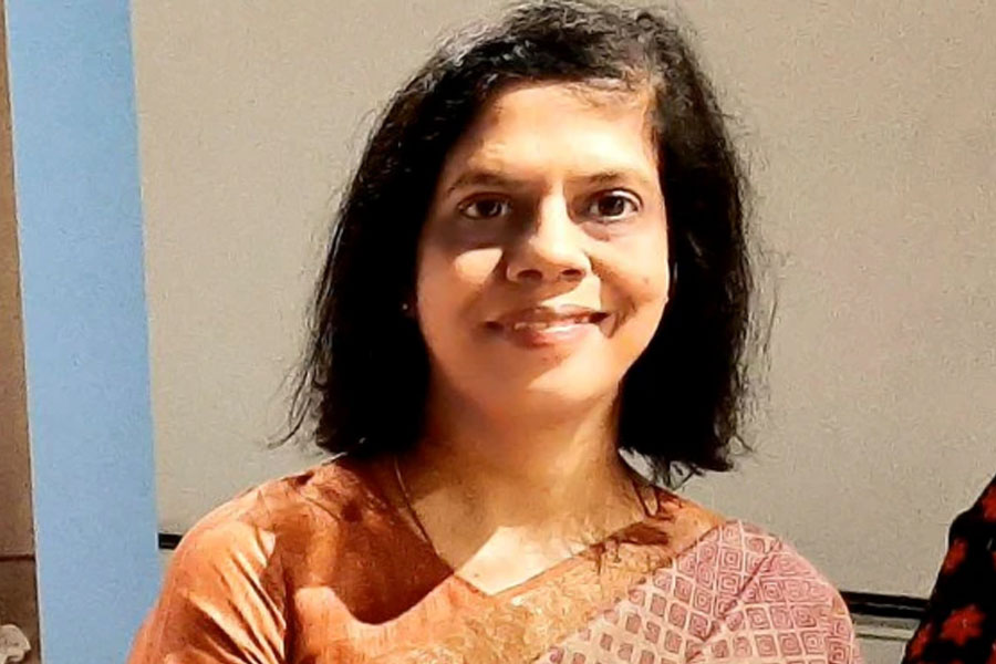 রবিবার প্রাক্তন স্বরাষ্ট্রসচিব ভগবতীপ্রসাদ গোপালিকের জায়গায় তাঁর নাম ঘোষণা করল নবান্ন। আইএএস অফিসার নন্দিনী চক্রবর্তী। তিনিই রাজ্যের নয়া স্বরাষ্ট্রসচিব। 