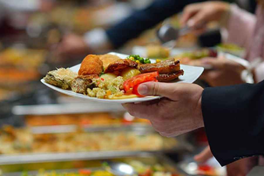 Five tips for eating smart at buffet restaurants.