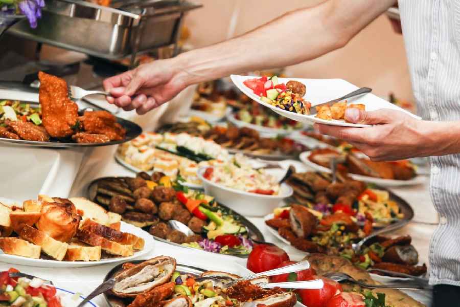 Five tips for eating smart at buffet restaurants.