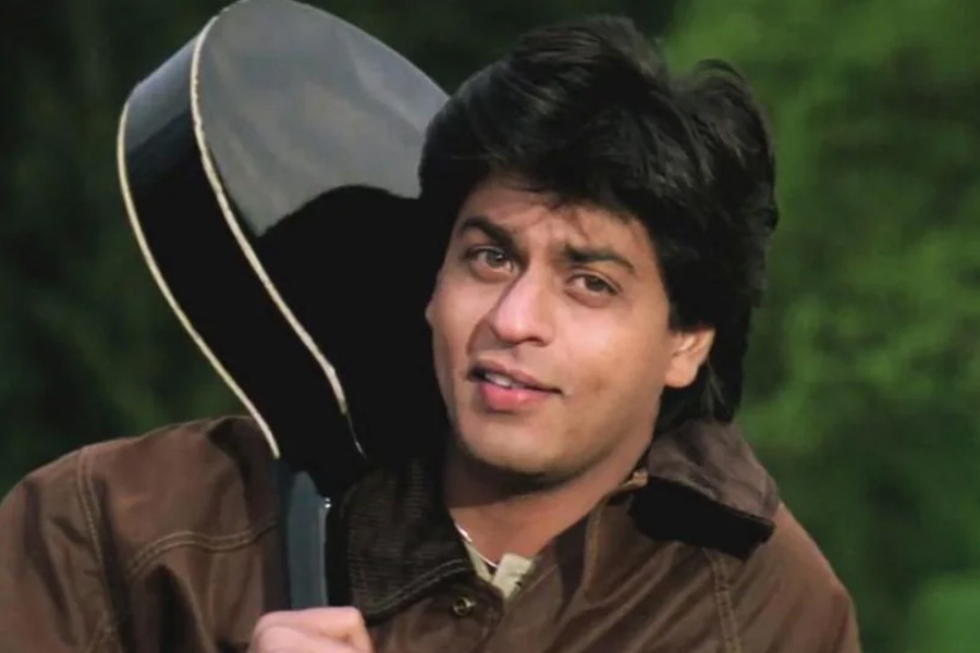 ‘দিলওয়ালে দুলহনিয়া লে জায়েঙ্গে’, ‘দিল তো পাগল হ্যায়’-এর মতো সুপারহিট ছবিতে অভিনয় করেছেন শাহরুখ। যশরাজ ফিল্মসের সঙ্গে জুটি বেঁধেই এই ছবিগুলিতে অভিনয় করেছিলেন তিনি।