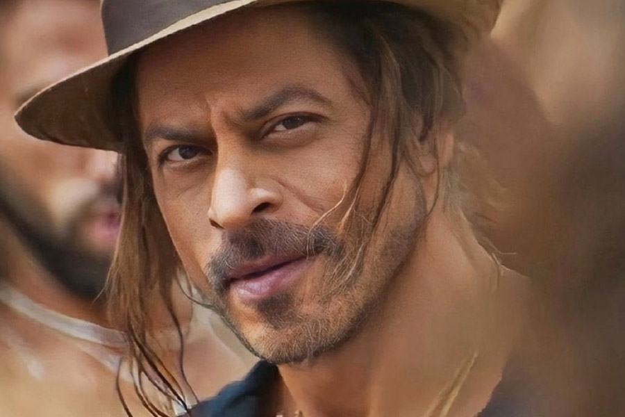 শাহরুখ জানান, ‘পাঠান’ ছবির সঙ্গে যুক্ত অভিনেতারা ছাড়াও কর্মীদলের সকলে খেয়াল রাখতেন যে, এই ছবি যেন শাহরুখের জন্য ভাল হয়। মুখে কেউ না বললেও সকলের হাবেভাবে তা বুঝতে পারতেন শাহরুখ।