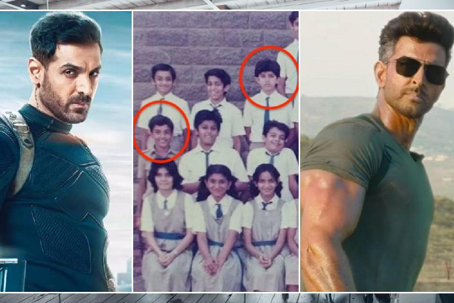 এই ছবিতে রয়েছেন হৃতিক রোশন ও জন আব্রাহাব।