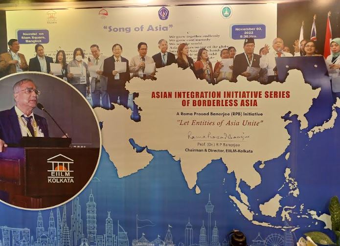 শিক্ষার্থীদের উদ্যোগেই পরিচালিত হয় ইআইআইএলএম-এর স্টল