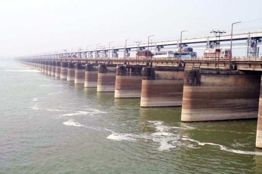 চলতি বছরের বাজেটে বোটানিক্যাল সার্ভে অফ ইন্ডিয়া, ফরাক্কা ব্যারেজ প্রকল্প-সহ বাংলার একাধিক খাতে বহু কোটি বরাদ্দ হয়েছে চলতি অর্থবর্ষের বাজেটে।