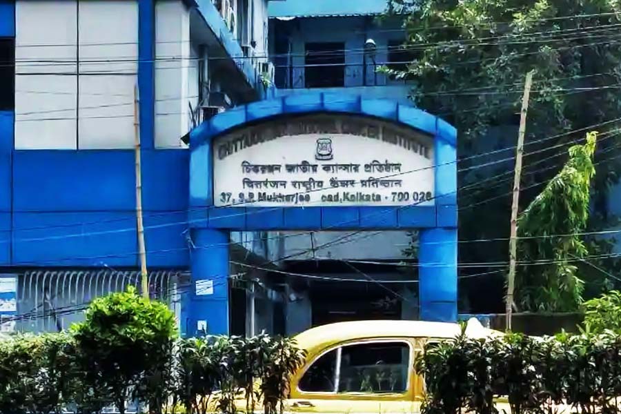 চিত্তরঞ্জন ন্যাশনাল ক্যানসার ইনস্টিটিউট এর খাতে গত বাজেটের তুলনায় ১৪ কোটি টাকা বেশি বরাদ্দের কথা ঘোষণা করেছে কেন্দ্রীয় অর্থমন্ত্রক। গত বাজেটে বরাদ্দ করা টাকার পরিমাণ ছিল ১০১ কোটি।