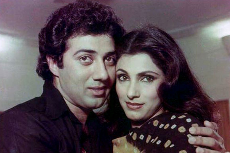 Photo of Bollywood actors Sunny Deol and Dimple Kapadia
