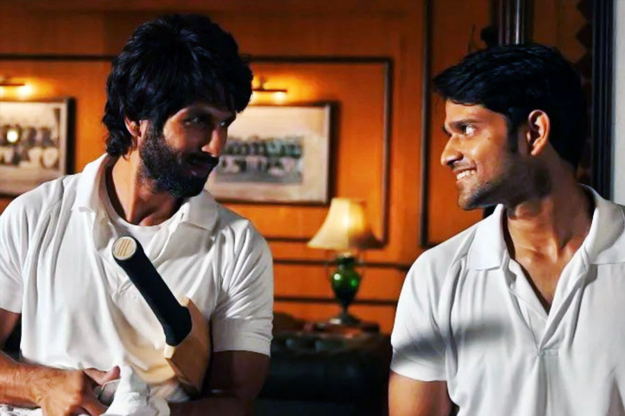 Image of Rudrashish Majumdar with Shahid Kapoor