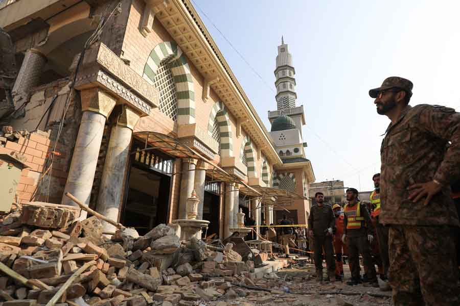 Suicide bomb blast at Peshawar