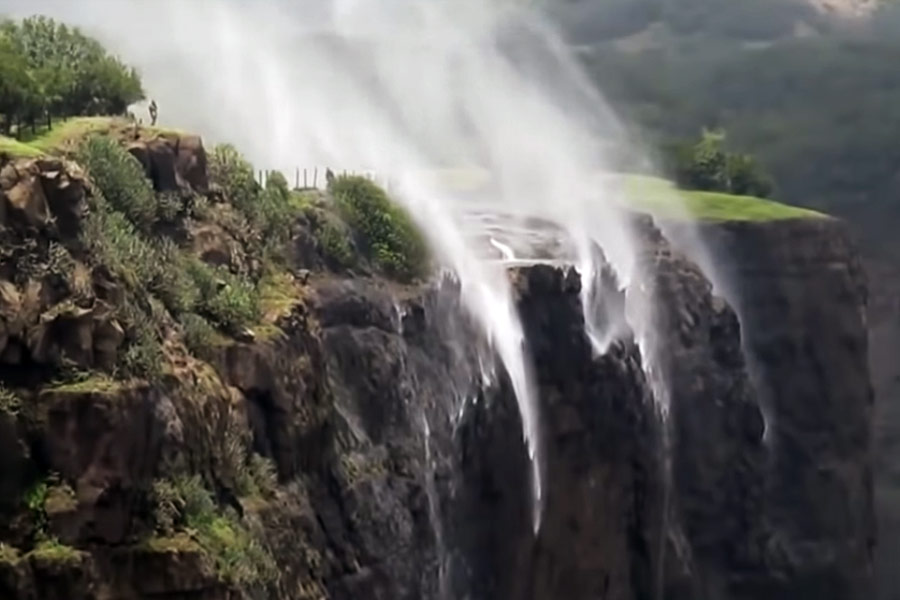 image of Reverse Waterfall 