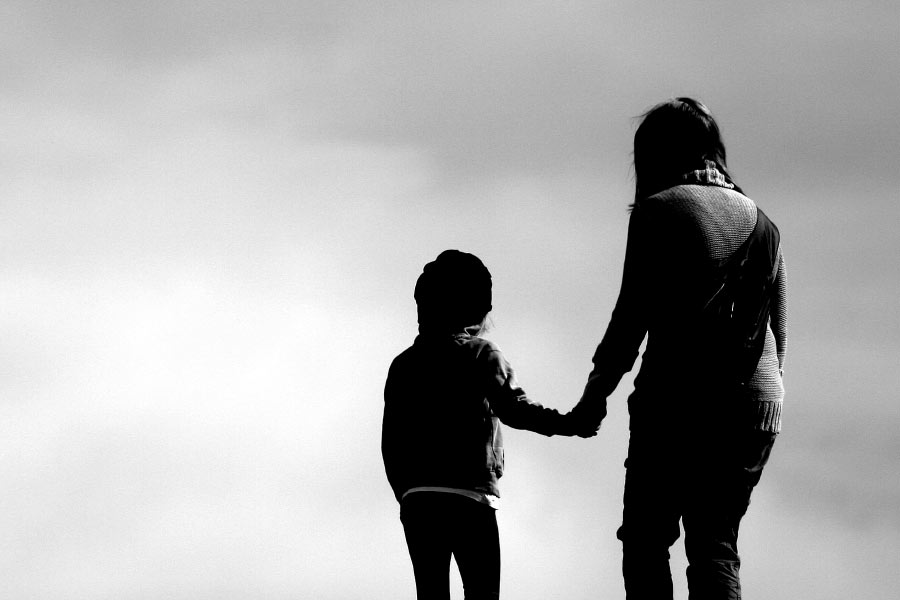 প্রথমে অনেকেই একে ভুয়ো ফেসবুক অ্যাকাউন্ট থেকে পোস্ট করা মনগড়া গল্প বলে মনে করেছিলেন। কেউ কেউ লিখেছিলেন, ‘‘কেন এ সব গল্প লেখেন?’’ 