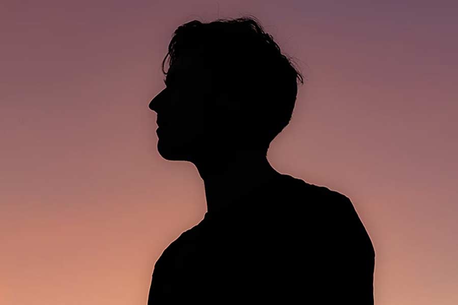 তবে ওই পোস্টের পর অনেকেই প্রশ্ন করেছিলেন। শ্রীধরনের কথায়, ‘‘যখন আমি আমার তাকিয়া পরা ছবি পোস্ট করতাম, তখনও অনেকে প্রশ্ন করতেন কী ভাবে শ্রীধরন নামের কোনও ছেলে মুসলমানের পোশাক পরেন!’’