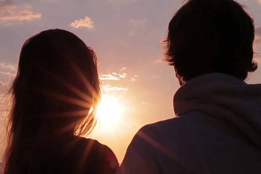 হিন্দু এবং মুসলমান পরিবারের ভালবাসার কাহিনিকে যত্নে গেঁথেছেন চিত্রপরিচালক সিদ্দিক পরাভুর। ইতিমধ্যে দর্শকদের পছন্দের তালিকায় ঢুকে পড়েছে ছবিটি। 