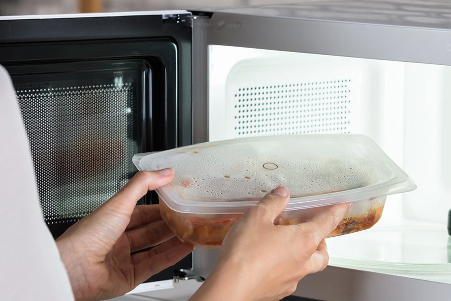 দৈনন্দিন জীবনে প্লাস্টিকের ব্যবহার এড়িয়ে চললেই ভাল।