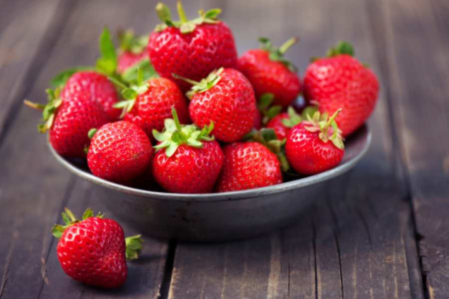 স্ট্রবেরিতে কীটনাশকের পরিমাণ সবচেয়ে বেশি।