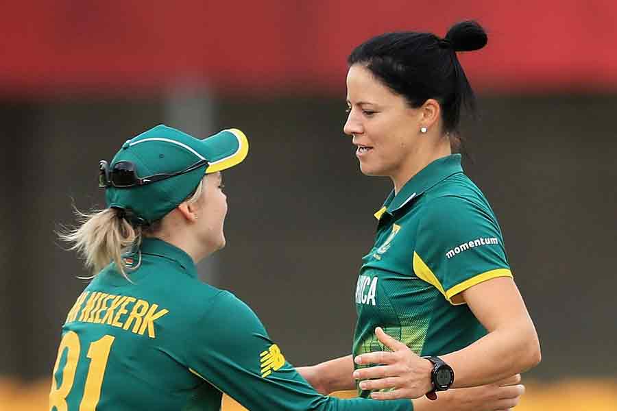 Marizanne Kapp and Dane van Niekerk